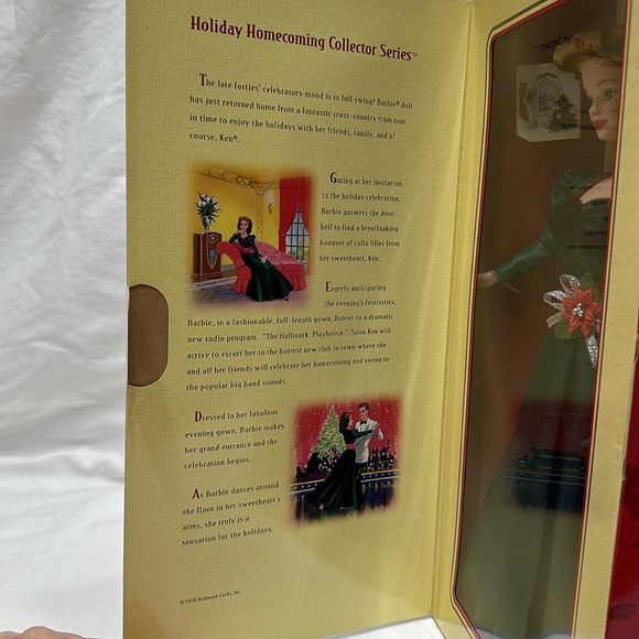 Holiday Sensation Barbie - Picture 4 of 9